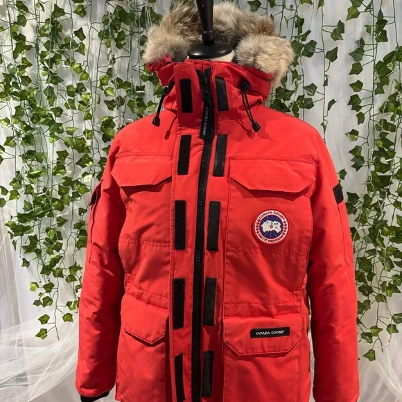 Women’s Canada Goose Expedition Parka - Picture 4 of 16